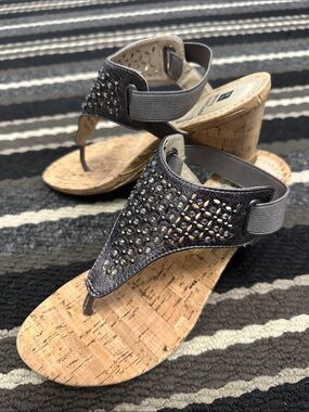 Size 7.5 ⭐️NWT White Mountain Arnette Gunmetal Embellished Cork Wedge Sandals.